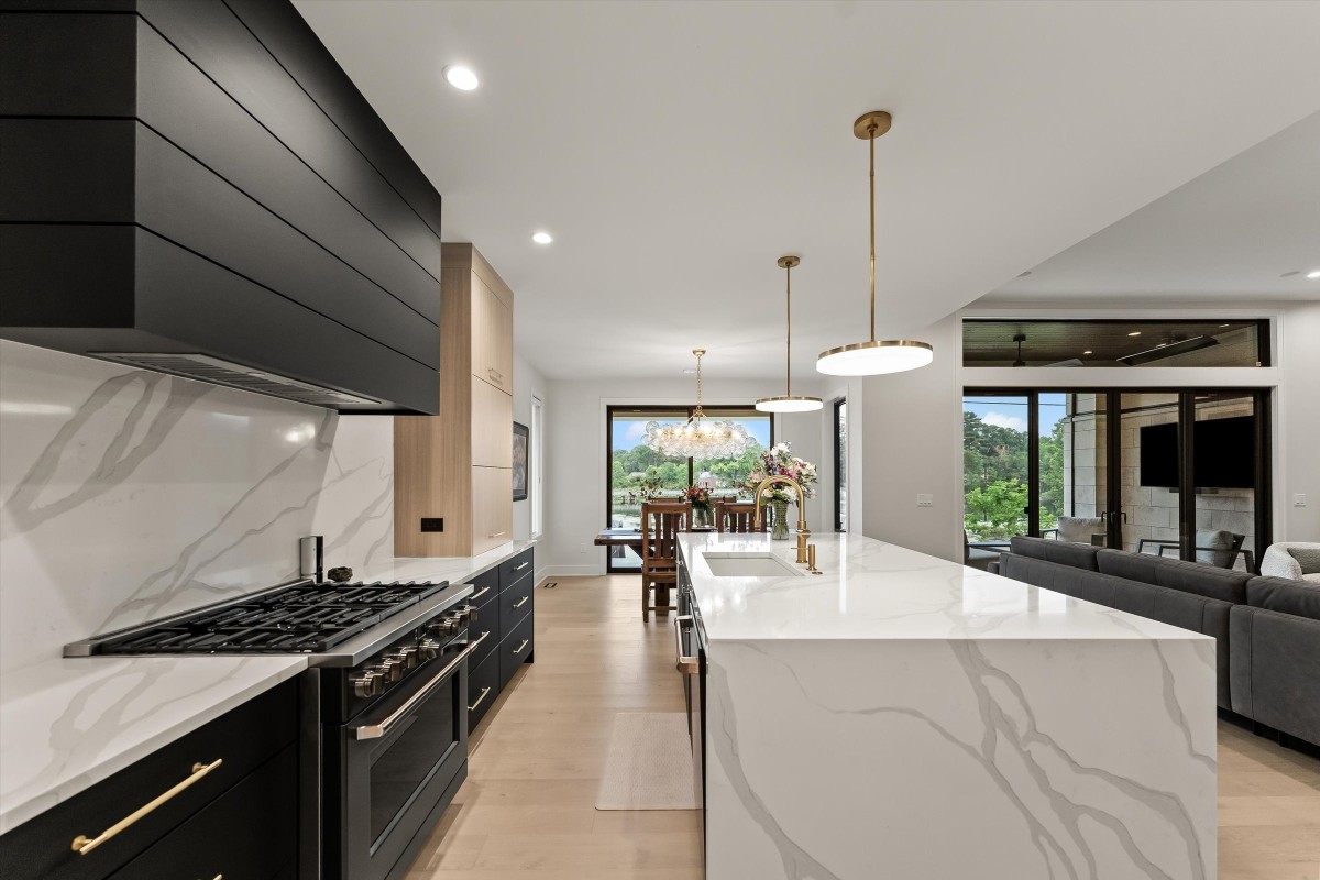 Modern New Build - 22