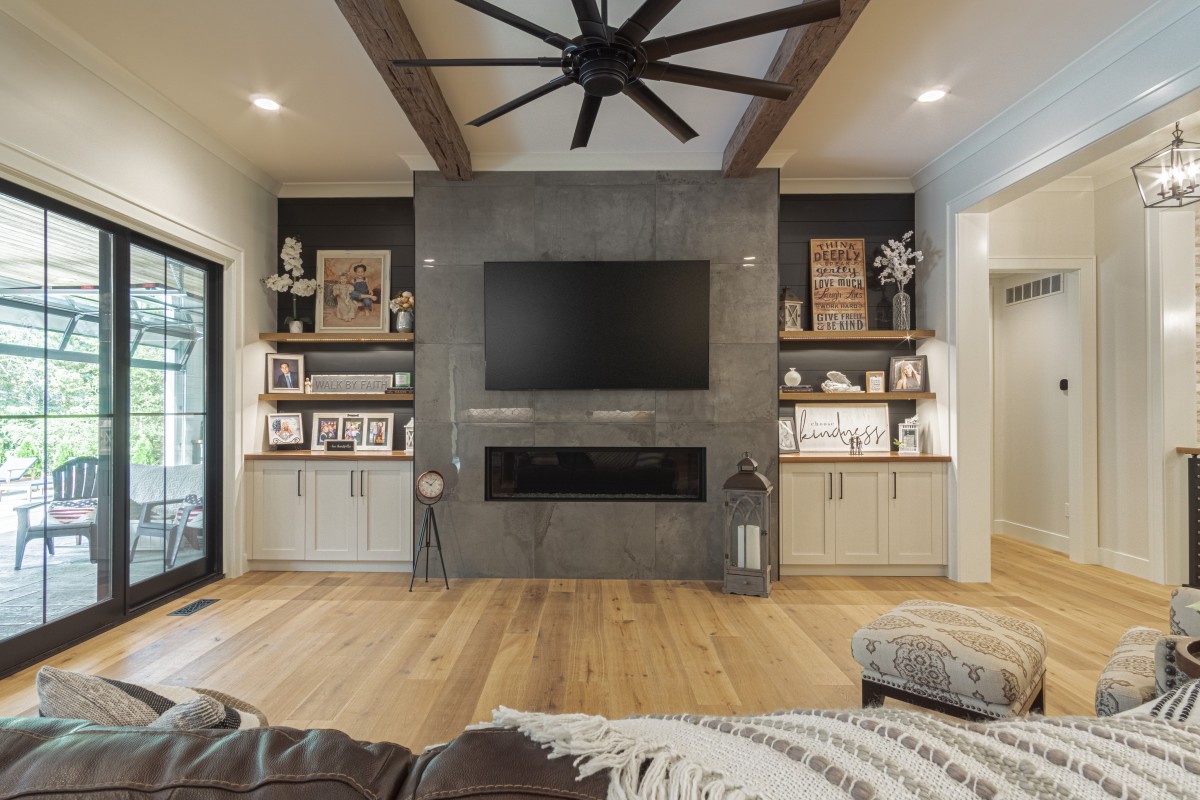 Modern Farmhouse - Great Room 4