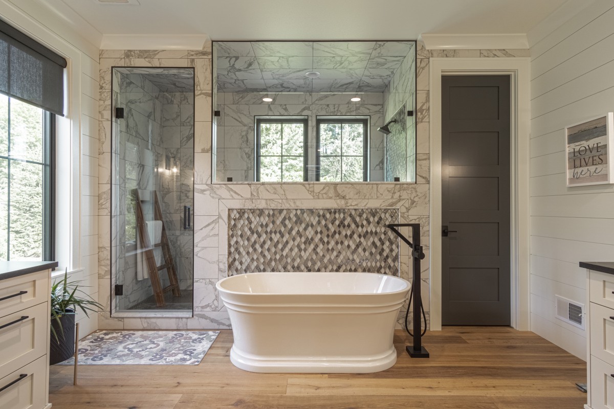 Modern Farmhouse - Bath 4