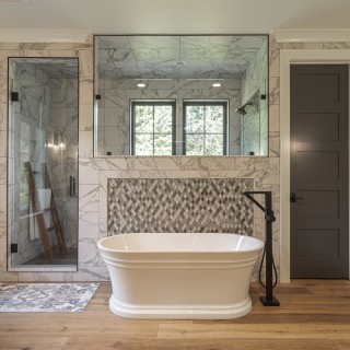 Modern Farmhouse - Bath 4 Thumbnail